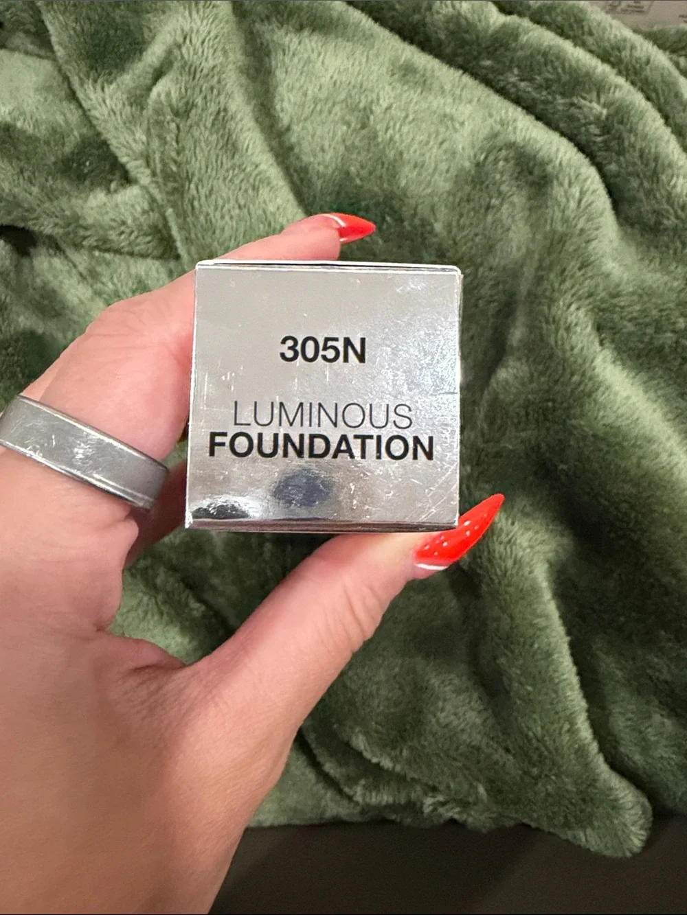 Anastasia Beverly Hills Luminous Foundation — Warm Beige 305N